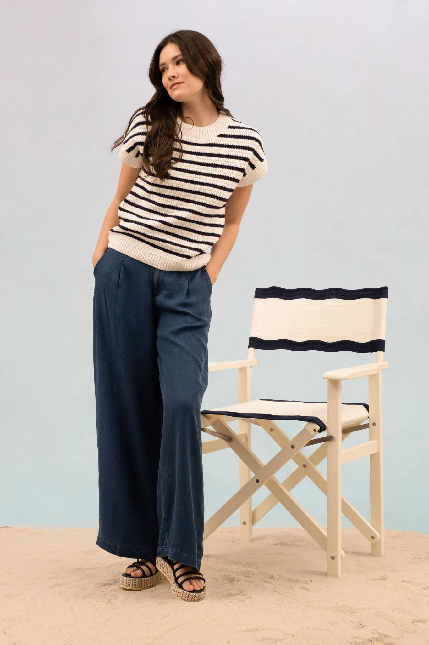 NAVY STRIPE CREW NECK