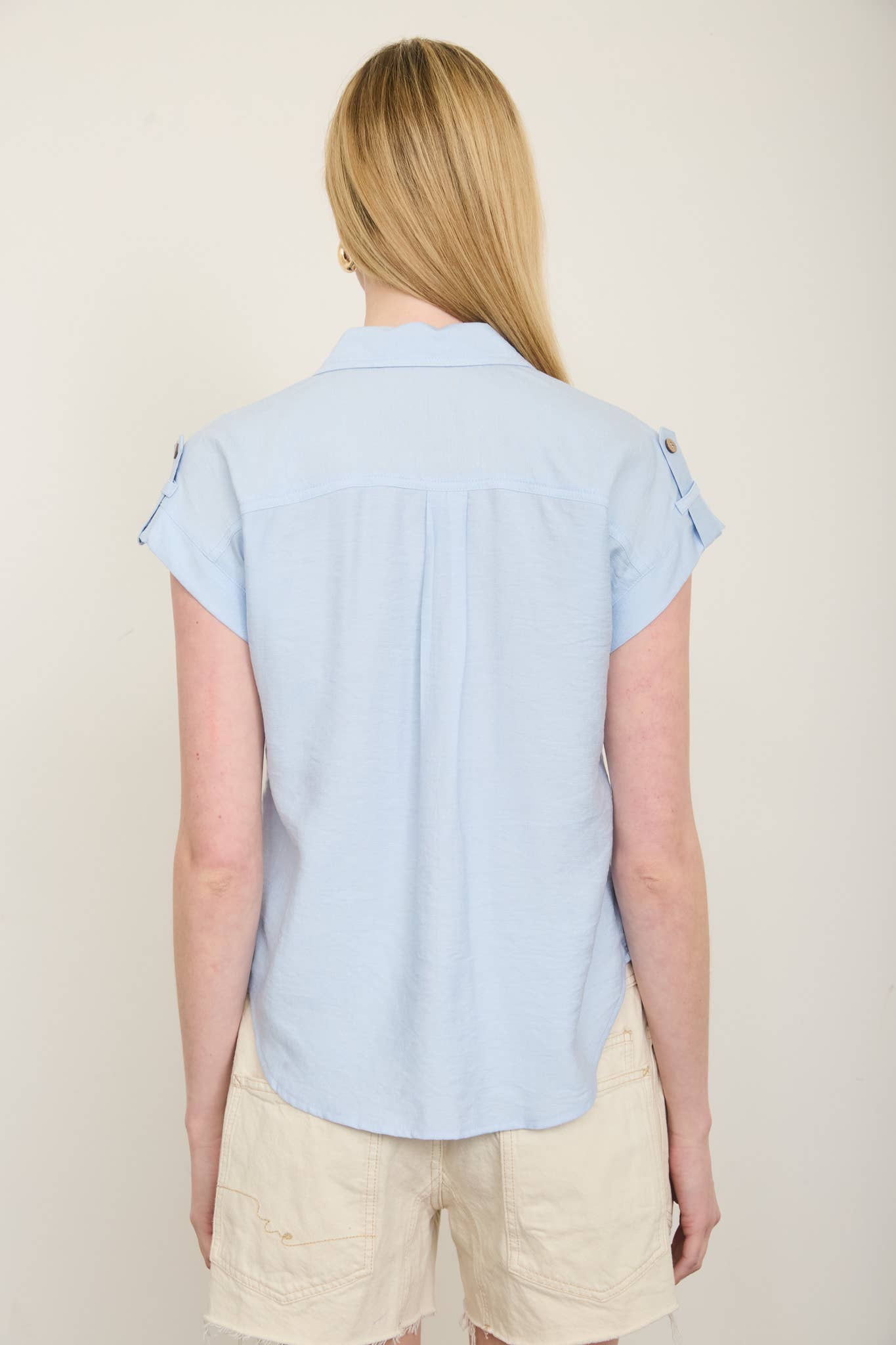 BLUE COLLARED BUTTON UP SHIRT