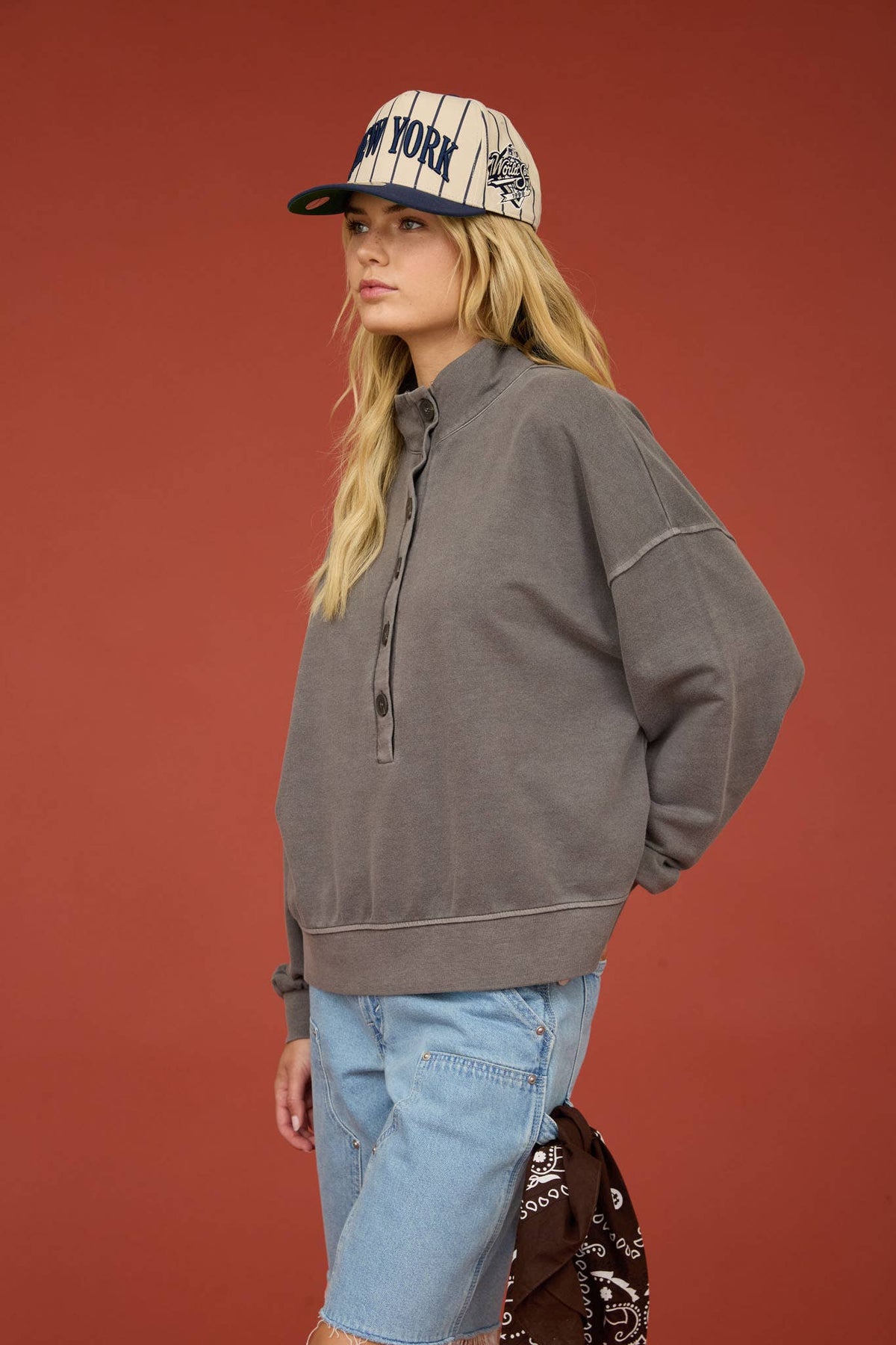 GRAY MOCK NECK HENLEY