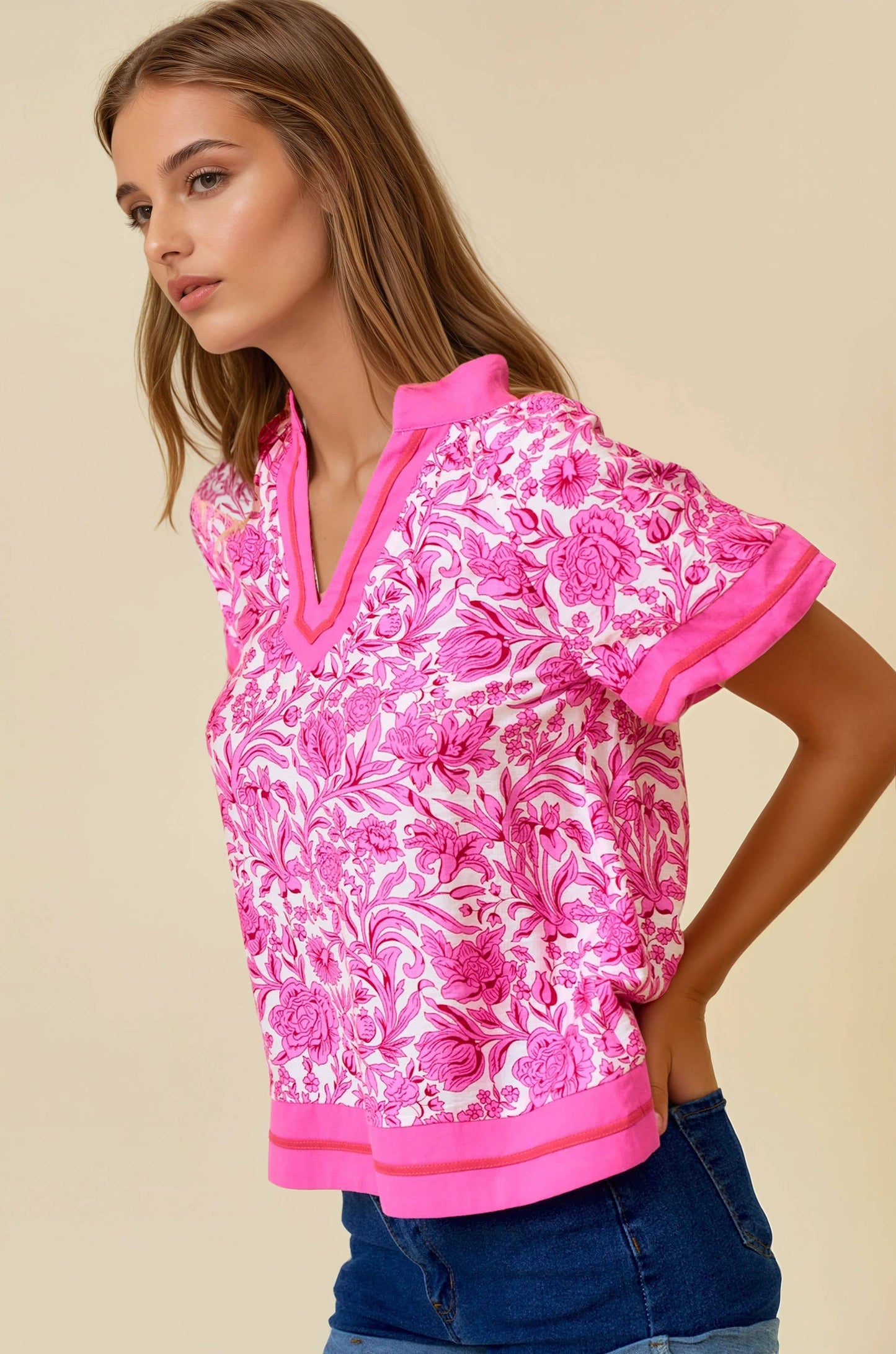 PINK FLORAL PRINTED VNECK TOP