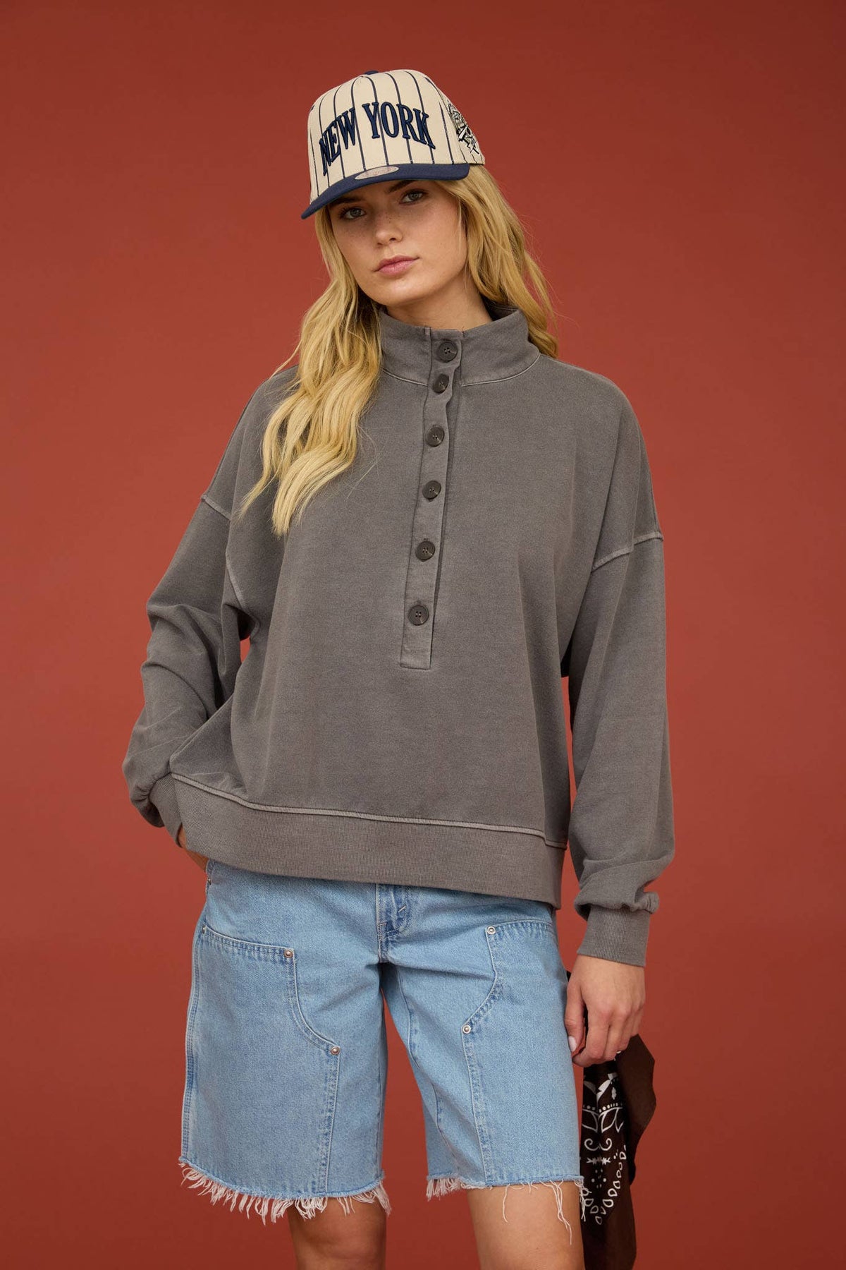 GRAY MOCK NECK HENLEY