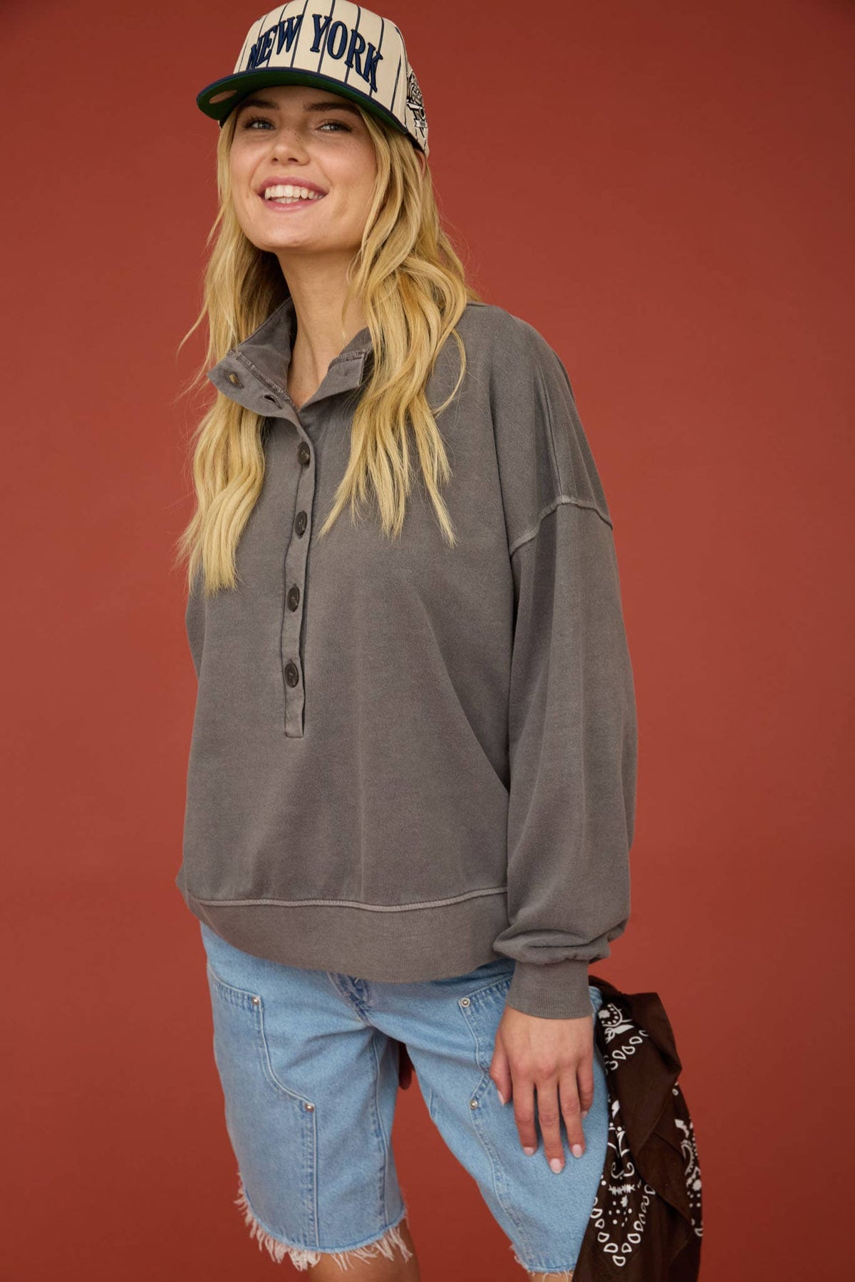 GRAY MOCK NECK HENLEY