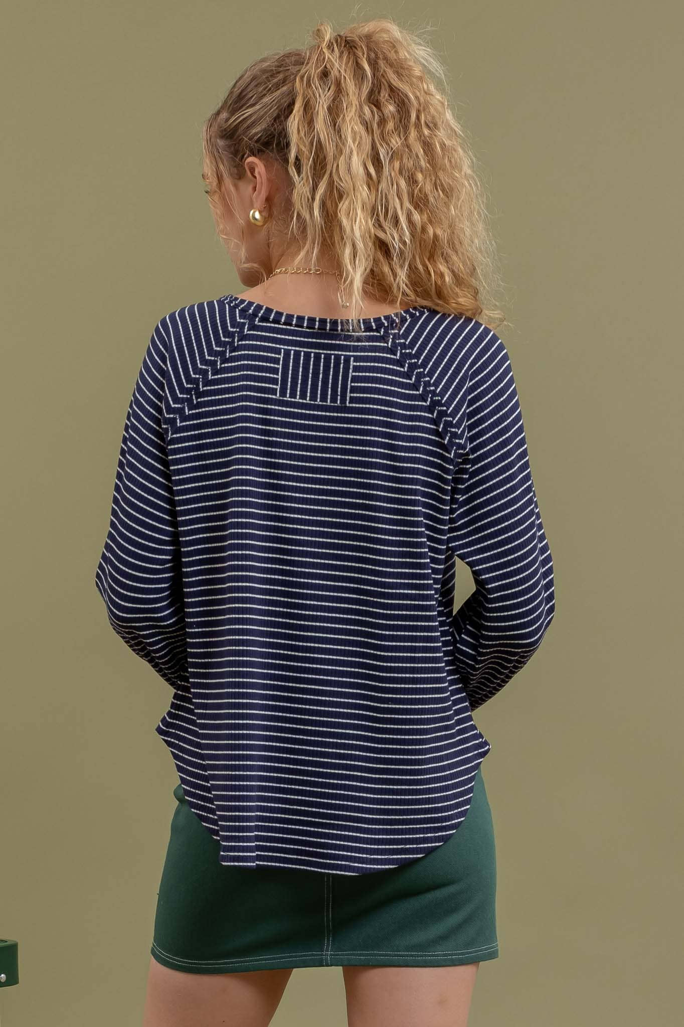 NAVY STRIPED KNIT TOP