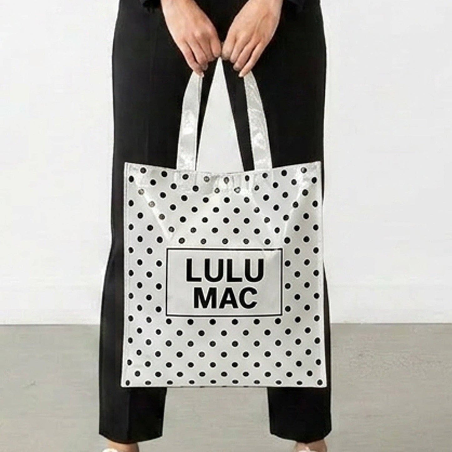 WHITE BLACK DOTS  REUSABLE TOTE