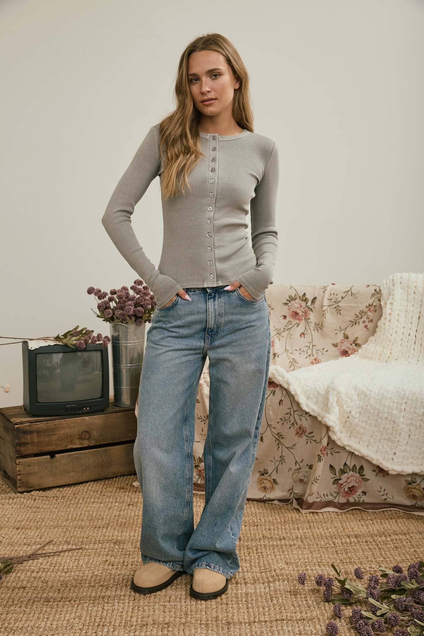 BUTTON FRONT LONG SLEEVE KNIT TOP