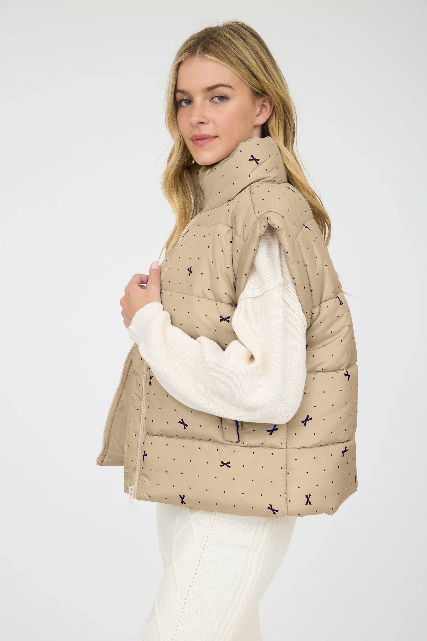 KHAKI BOW ZIP-UP PUFFER VEST