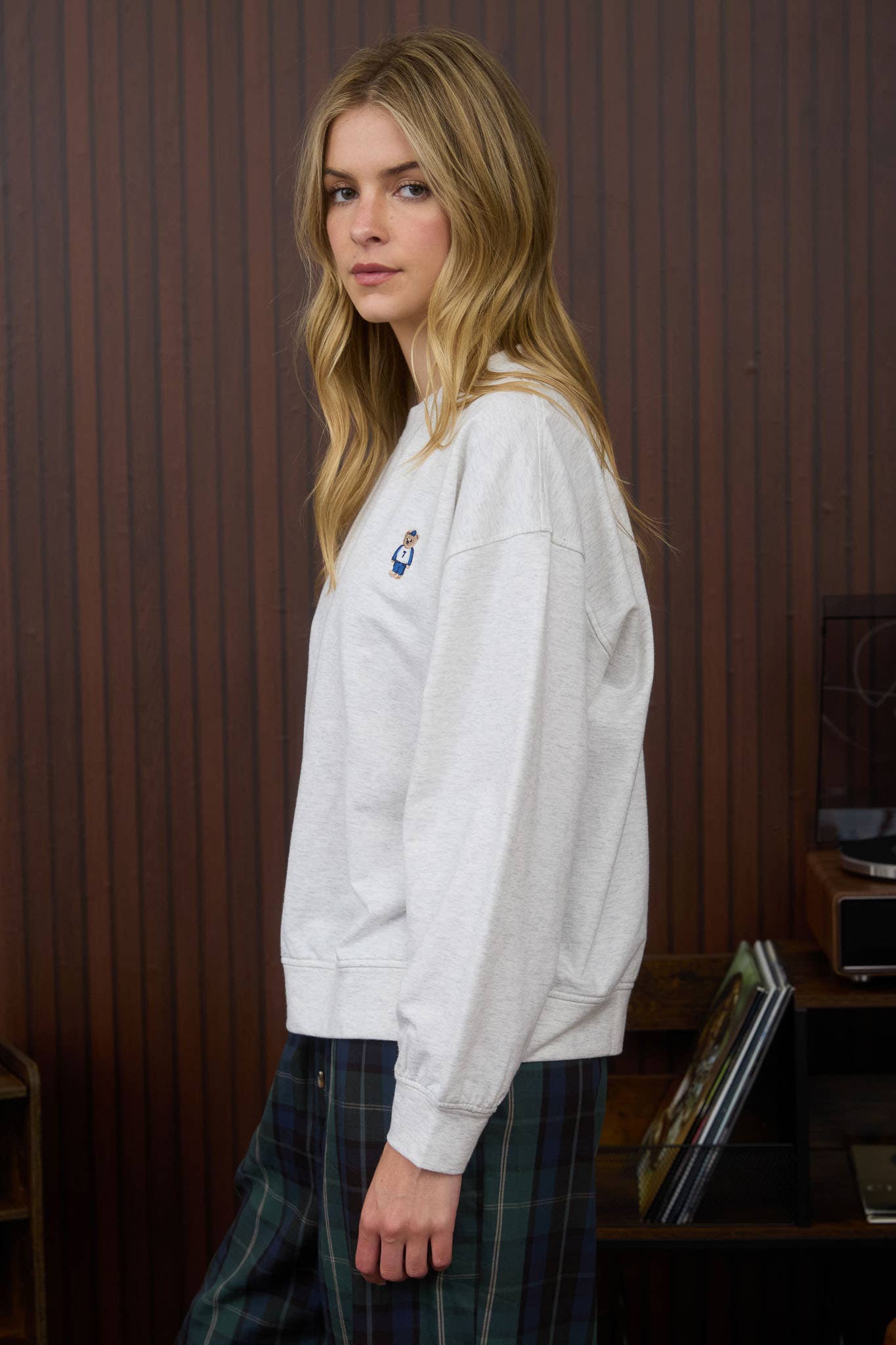 TEDDY EMBROIDERY KNIT TOP