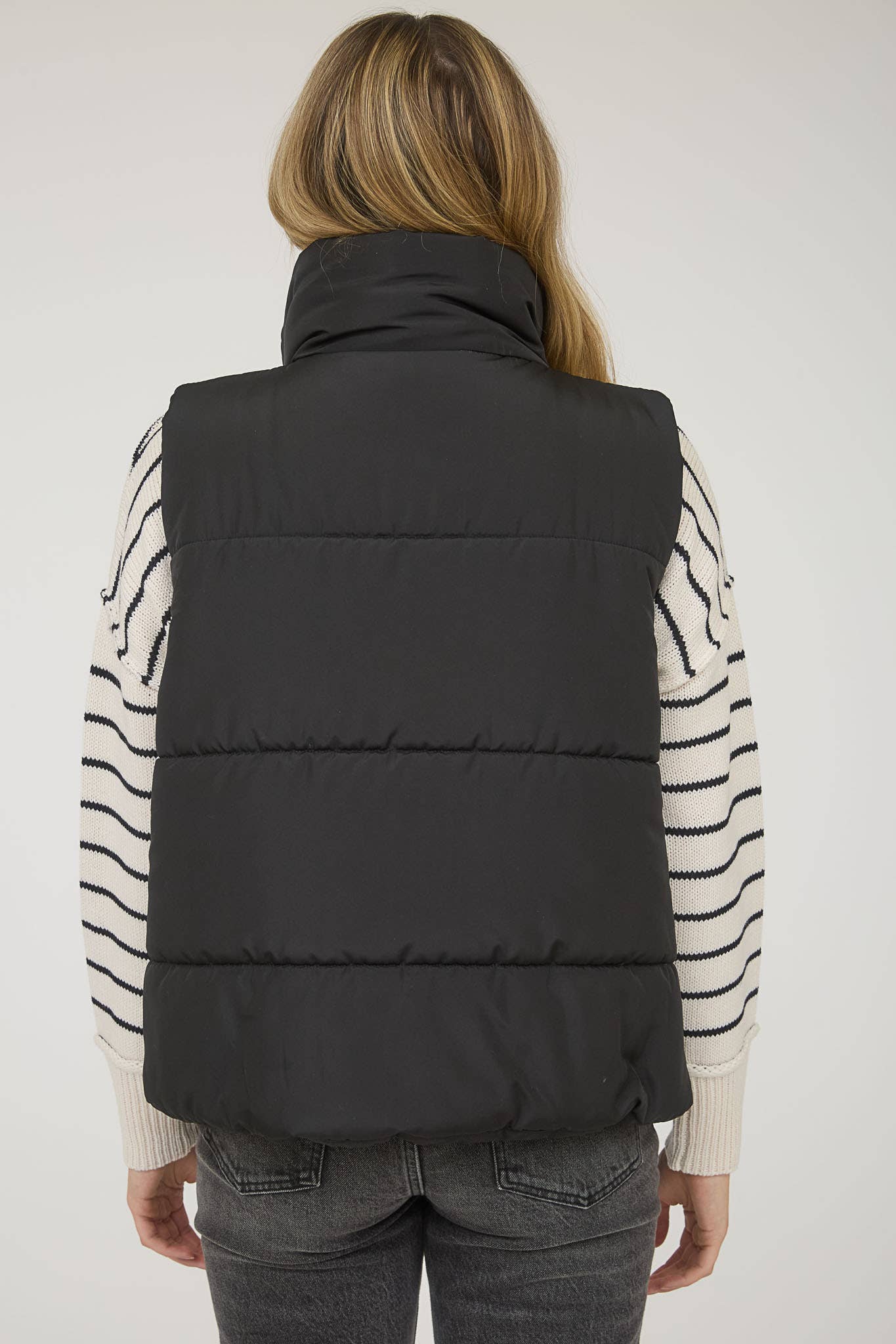 BLACK ZIP UP PUFFER VEST