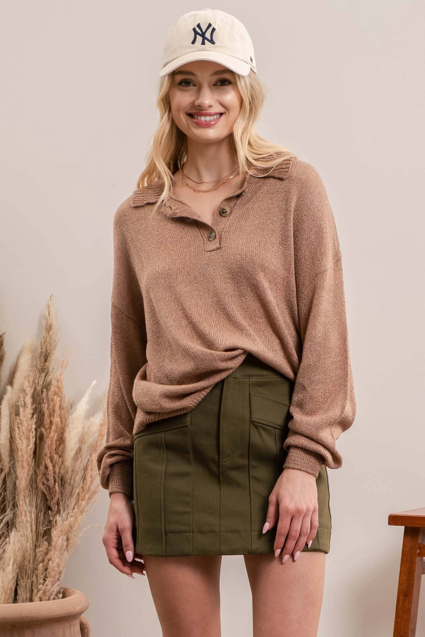 CAMEL LIGHT WEIGHT COLLARED SWEATER